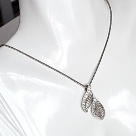 Gorgeous Vintage Sterling Silver 925 Rhinestone Crystal Leaf Necklace 18 inch - Picture 1 of 4